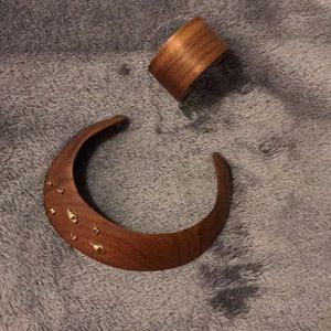 Wooden necklace and bangle set